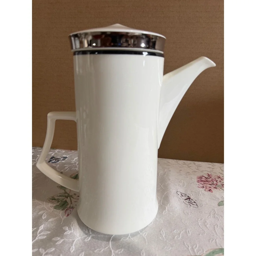 Mikasa Bone China Solitude Coffee Pot A5-166 White Silver Trim Japan Narumi